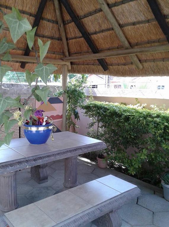 Upper Room Guest House Франсистаун Экстерьер фото