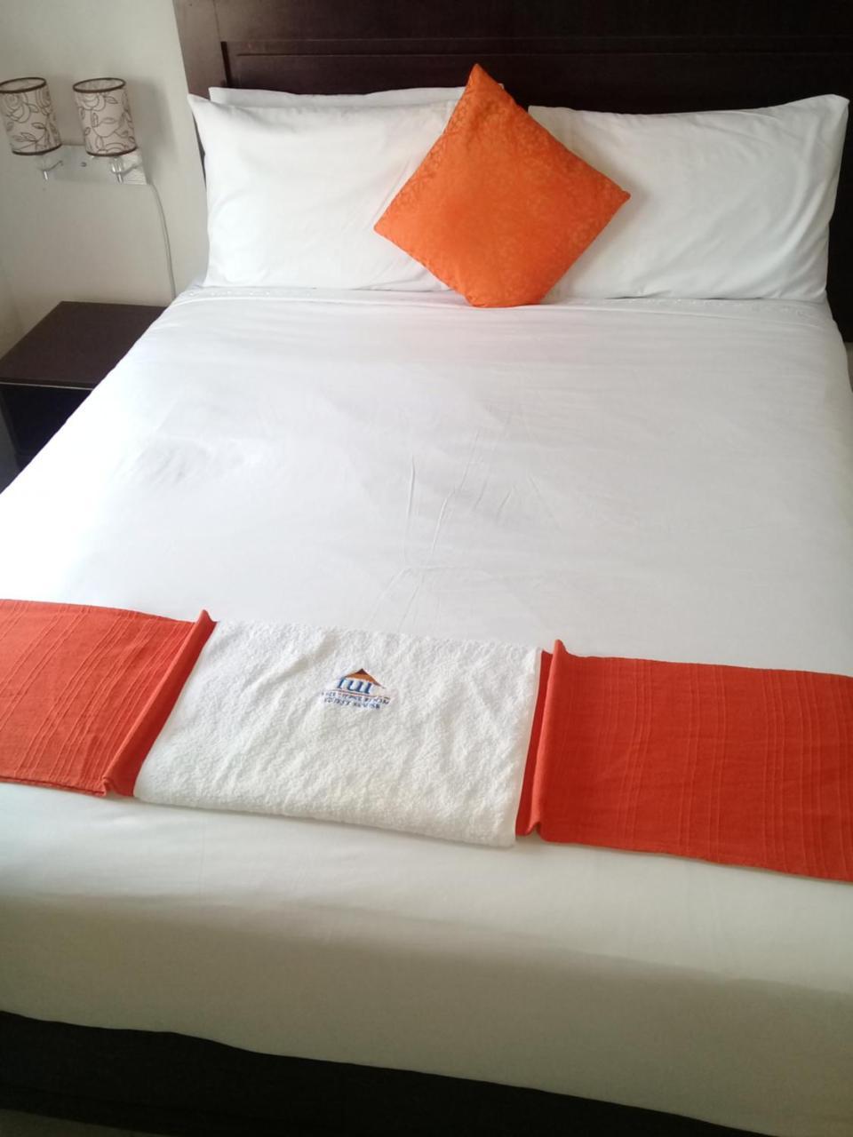 Upper Room Guest House Франсистаун Экстерьер фото