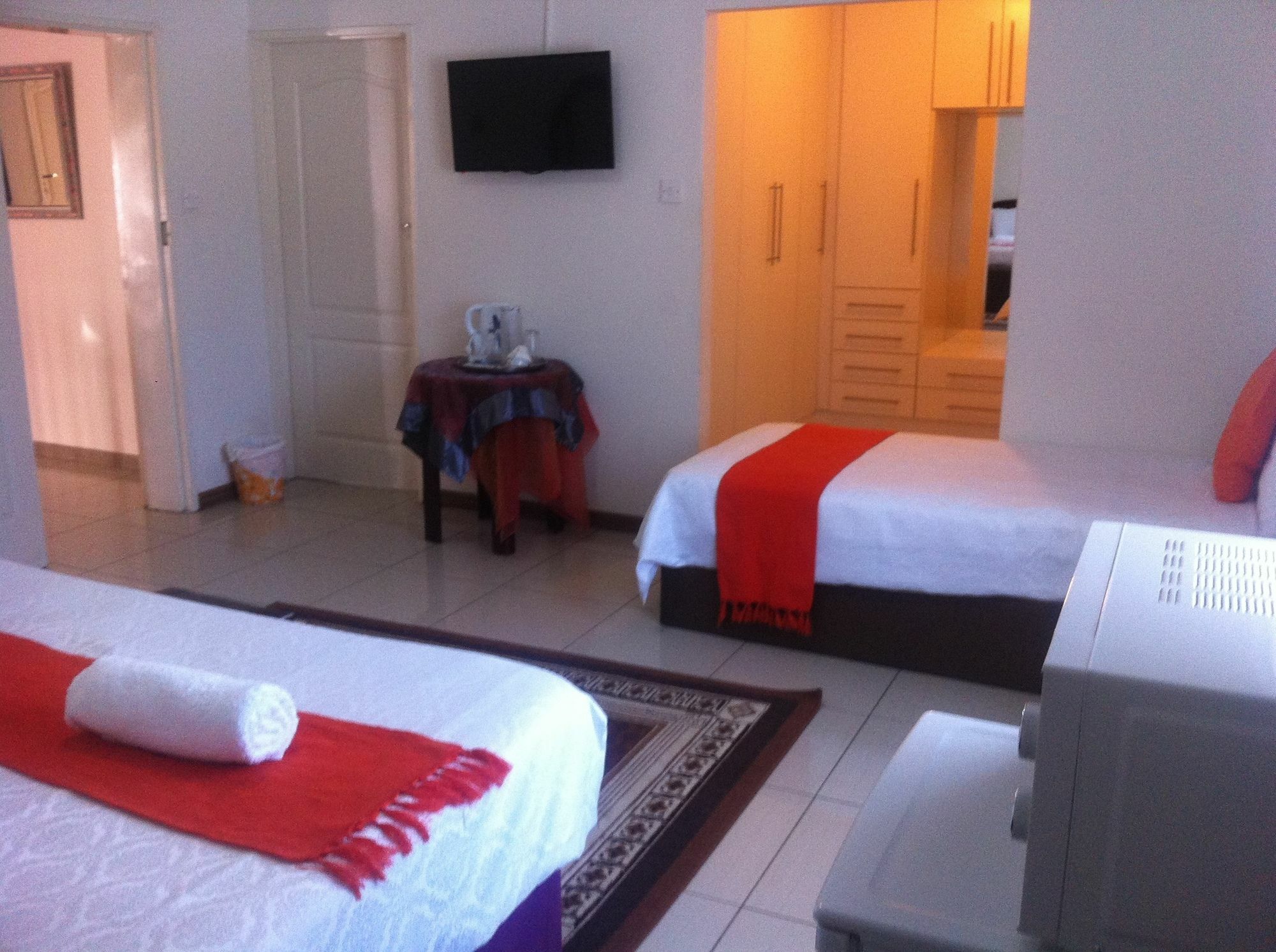 Upper Room Guest House Франсистаун Экстерьер фото